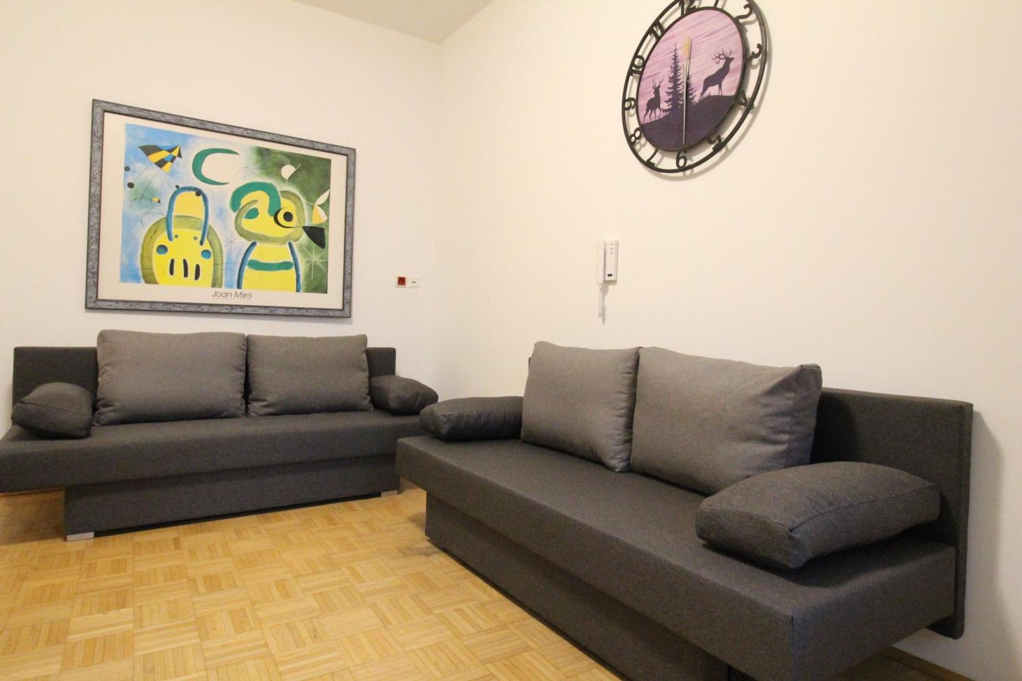 Zx Quad Room In Meidling Vienna Exterior photo