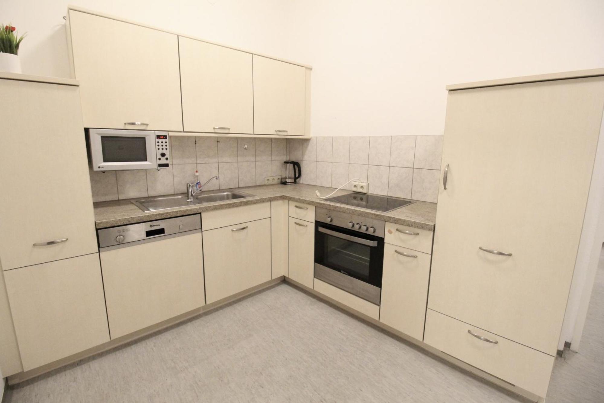 Zx Quad Room In Meidling Vienna Exterior photo